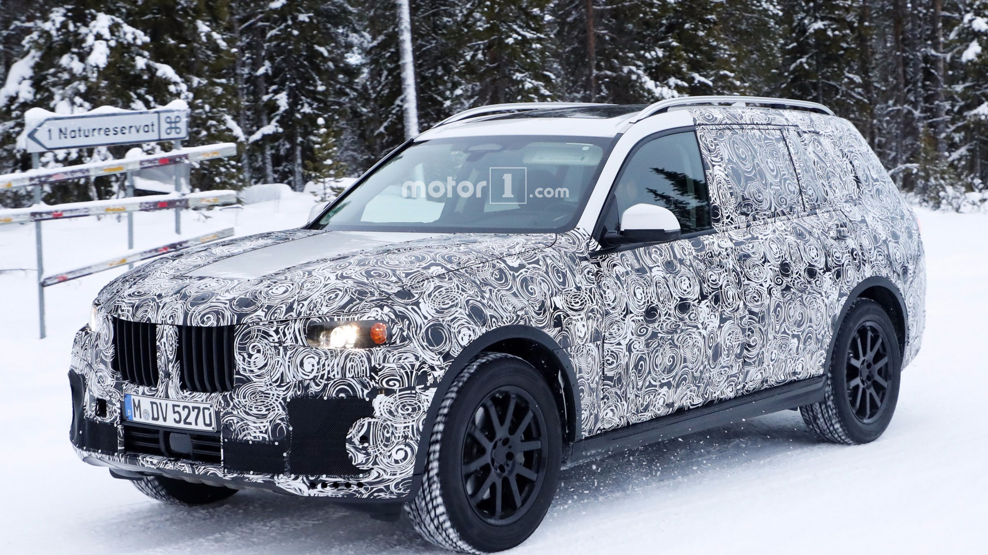 2018-bmw-x7-spy-photo.jpg