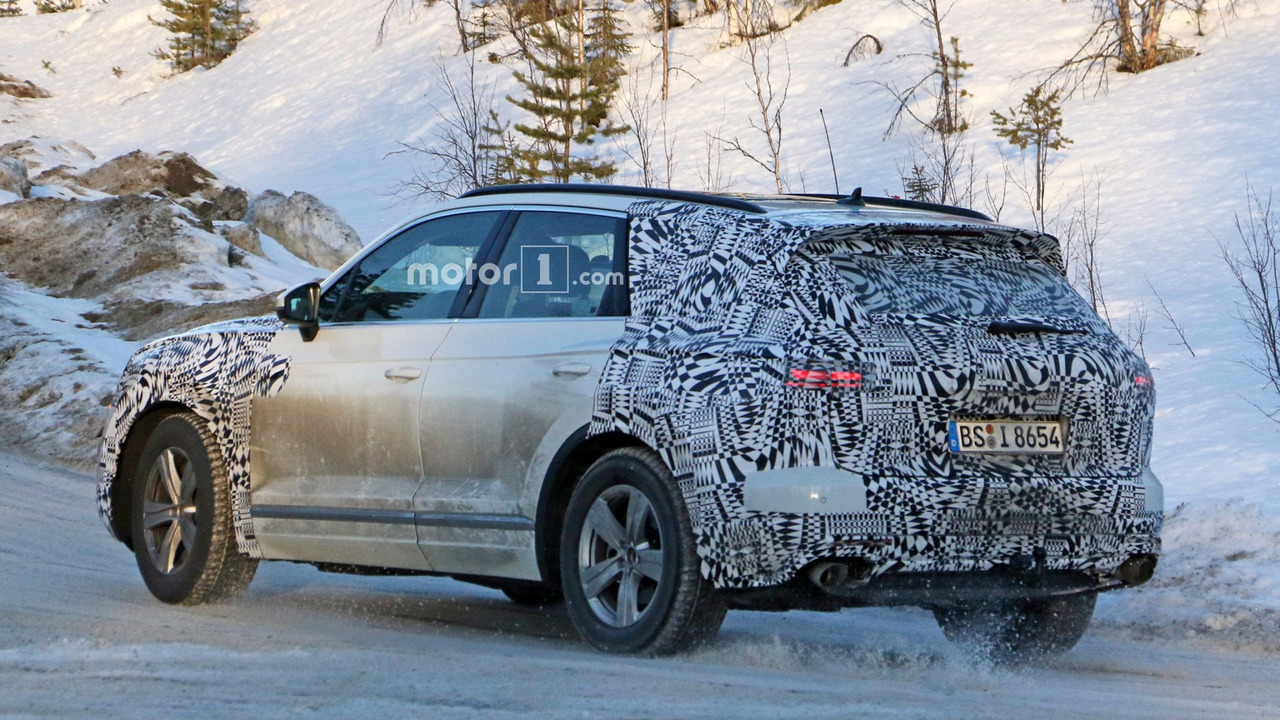 2018-volkswagen-touareg-spy-photo.jpg