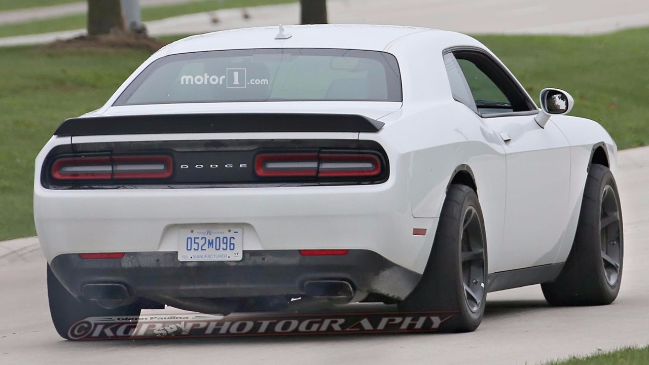 dodge-challenger-adr-spy-pics.jpg