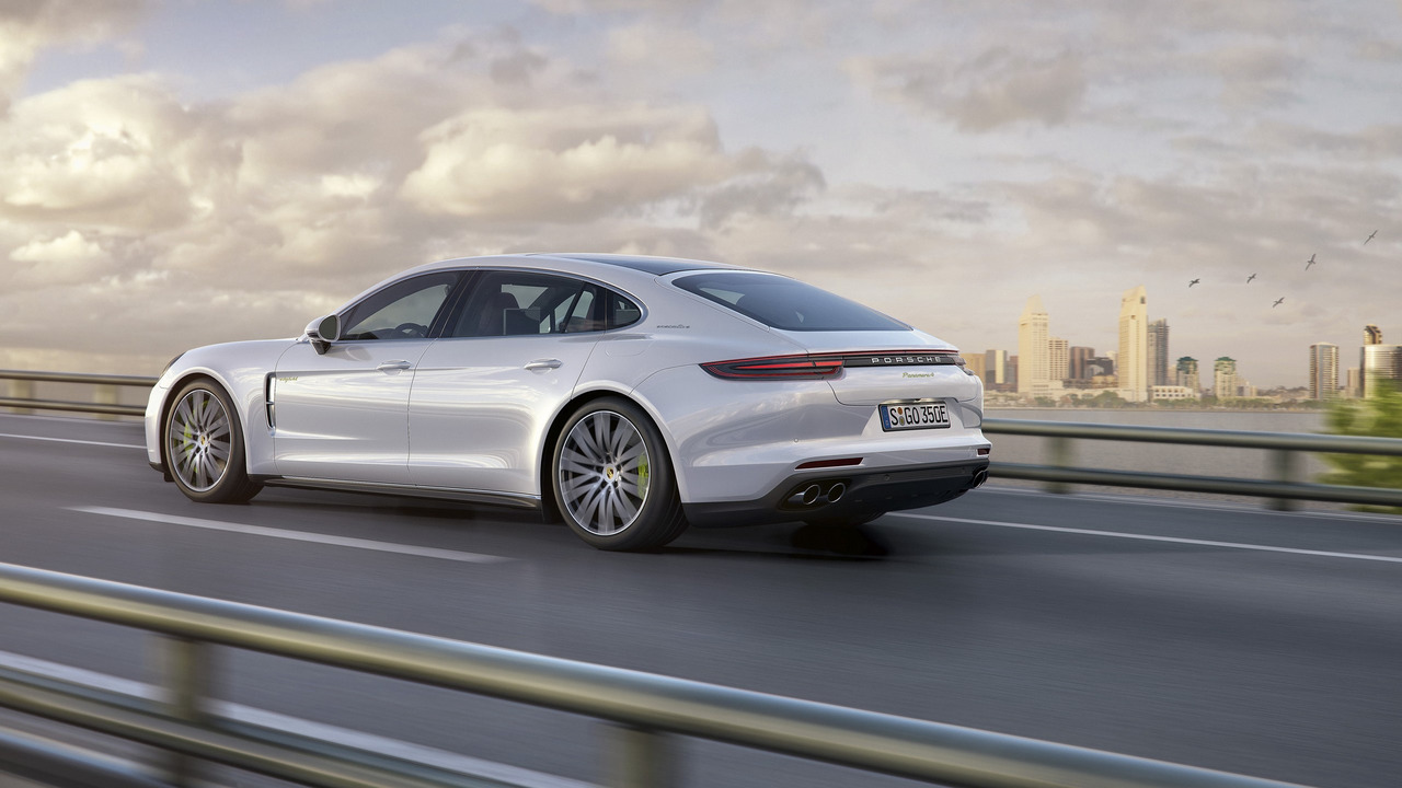 2017 Porsche Panamera Executive