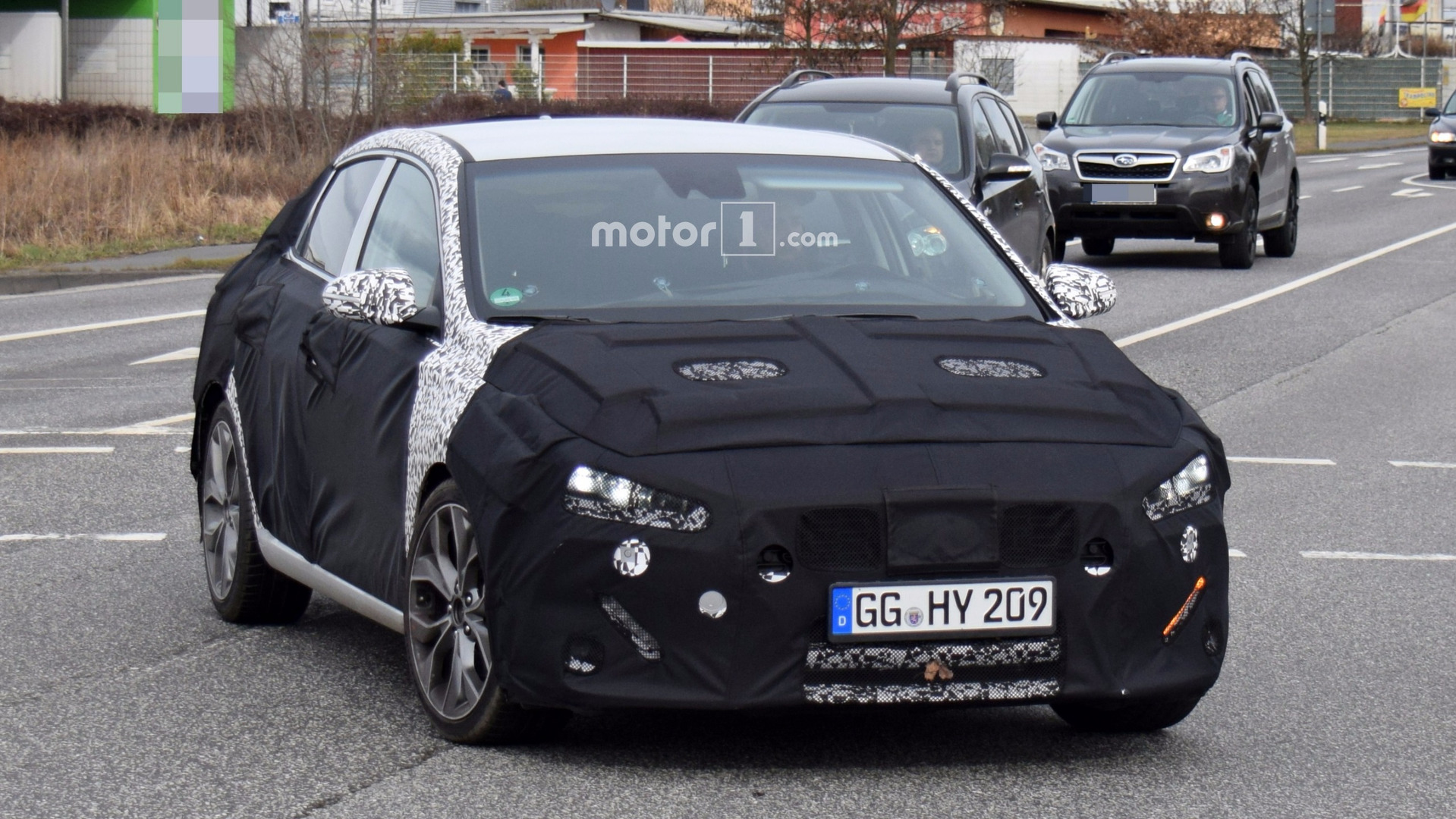 2018-hyundai-i30-fastback-spy-photo.jpg