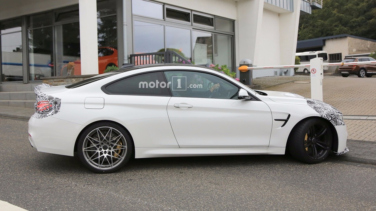 2017 BMW M4 facelift spy photo