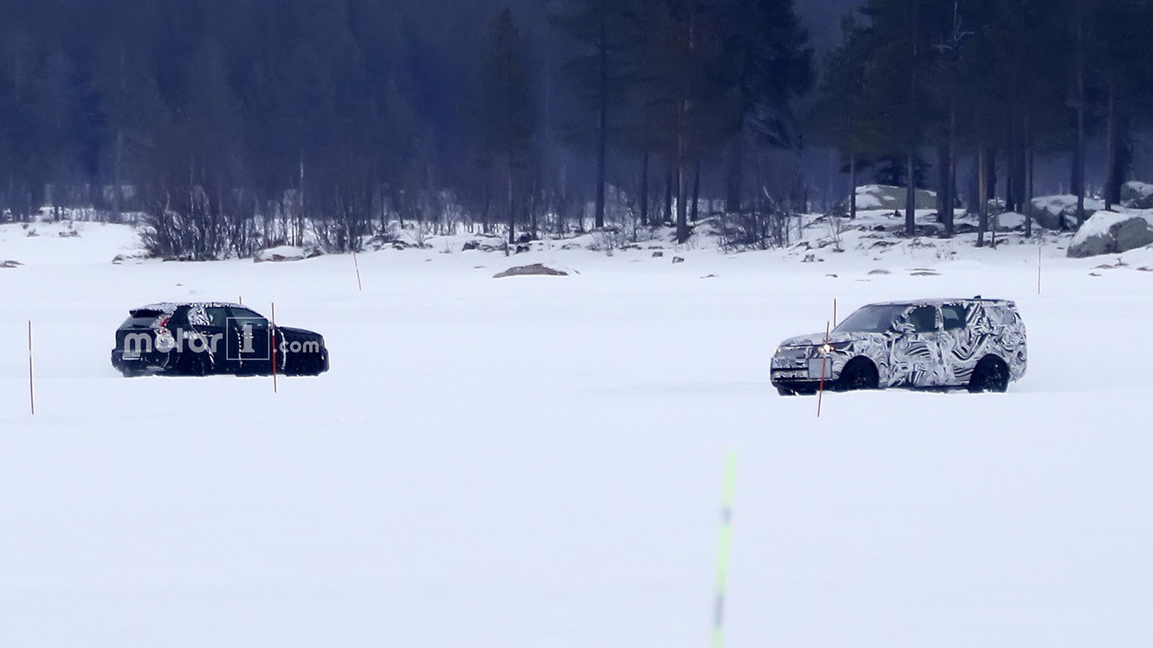 2018 Volvo XC40 spy photo